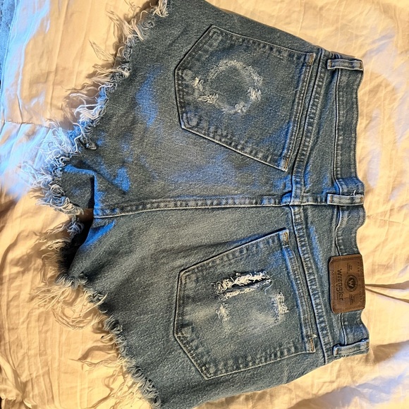 Wrangler shorts - Picture 2 of 5